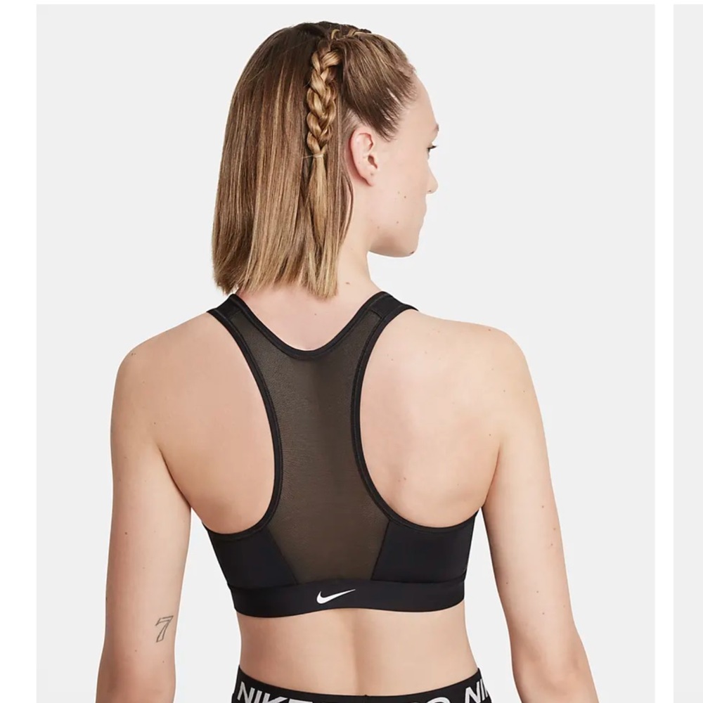 Nike Swoosh Women’s Medium-Support Padded Zip-Front Sports Bra